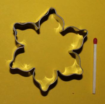 Narzisse, 55 mm breit, 63 mm lang, 20 mm dick, Aus Edelstahl