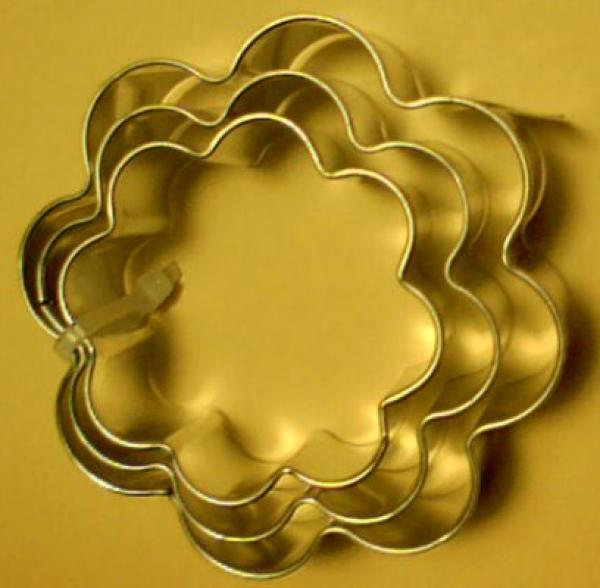 rosette( set with 3),brbiggest one 6,8 x 6,8 cm